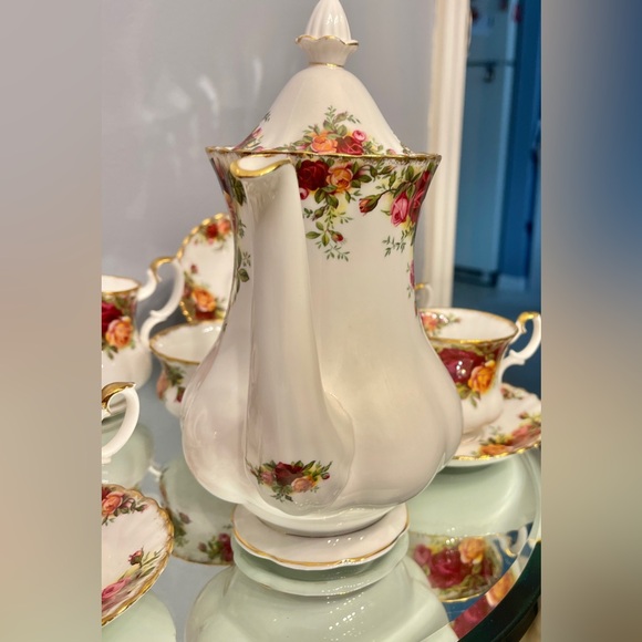 Royal Albert 11 Pc ‘62 “Tea for 4” Vintage Bone China Old Country Roses MintCond - Picture 5 of 16